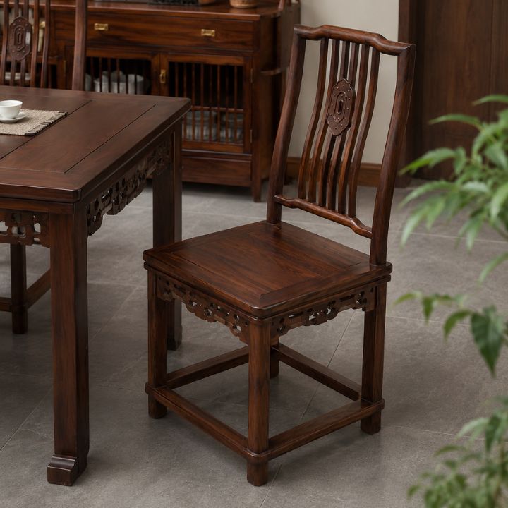 Ghế Ăn Chạm Truyện Gỗ Muồng Xanh – Nét Đẹp Cổ Điển Cho Không Gian Sống Trang Nhã Ghế Ăn Chạm Truyện Gỗ Muồng Xanh – Nét Đẹp Cổ Điển Cho Không Gian Sống Trang Nhã